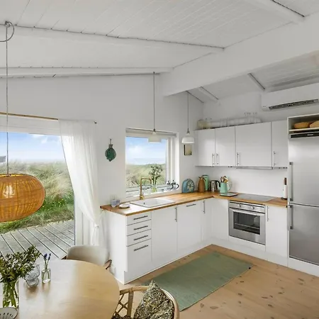 Anissa - 100m From The Sea By Interhome *