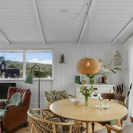 Anissa - 100m From The Sea By Interhome *